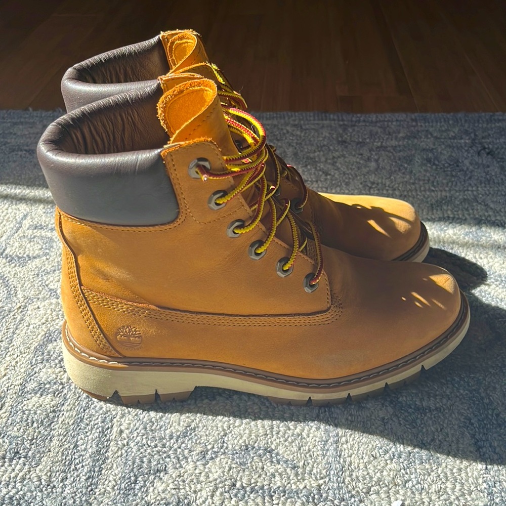 Woman’s Timberland boots size 7.5